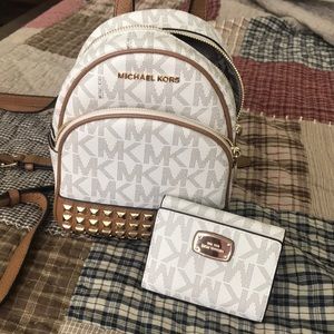 Michael Kors purse and wallet like new